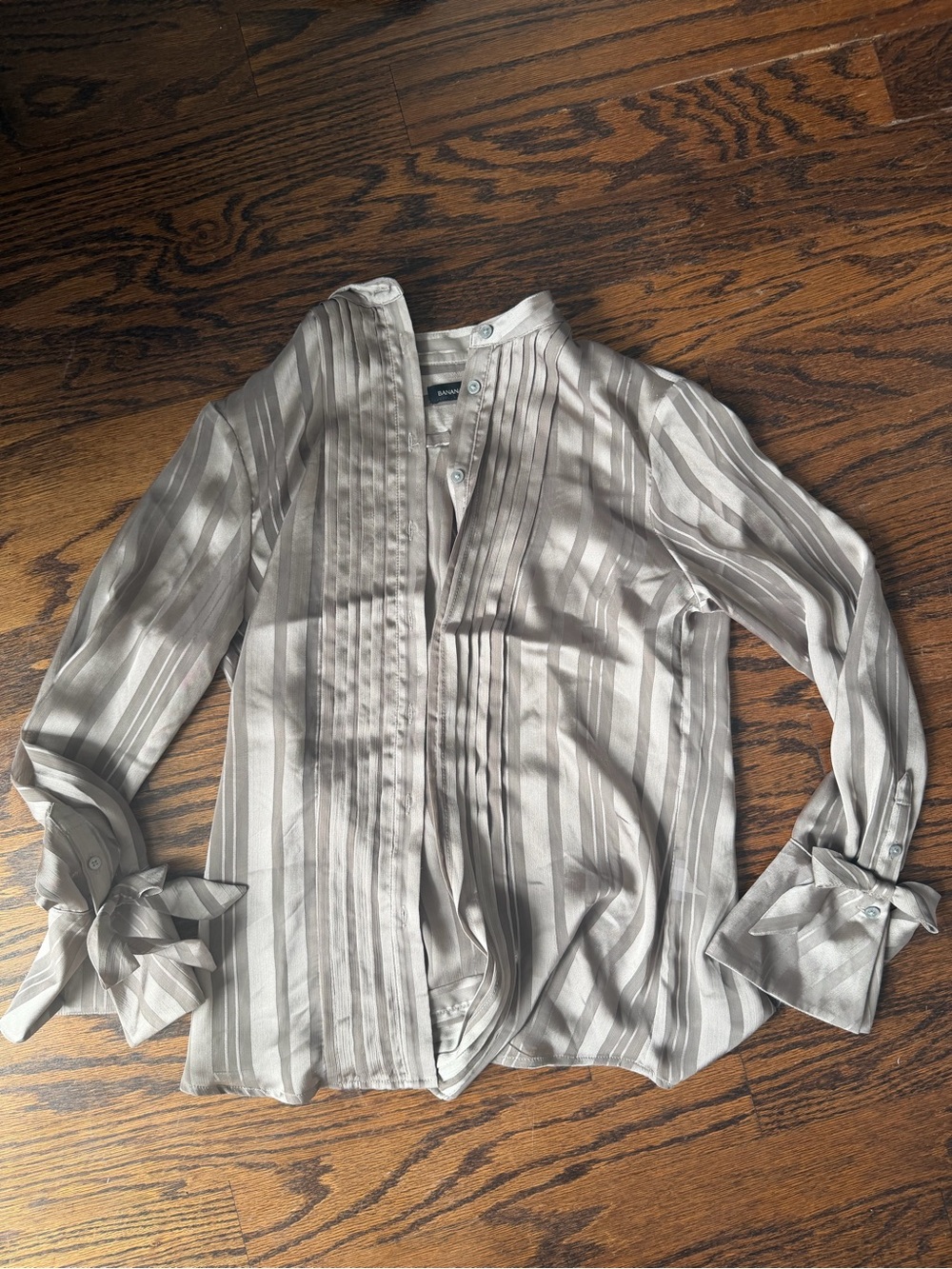 Banana Republic Light Gray Striped Pintuck Front Dress Shirt